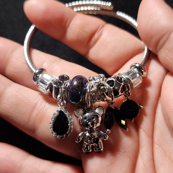 STAINLESS STEEL TWIST CHARM BRACELET - Picture 6 of 6